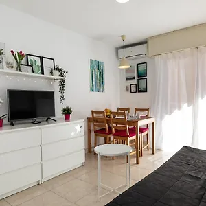 https://arroyo-center.hotelsinnerja.org